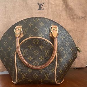 LOUIS VUITTON Ellipse Monogram Bag